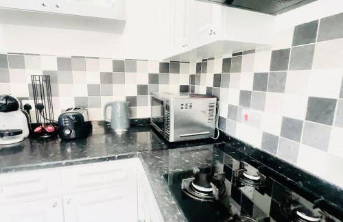 Amazing Location - City of London- 2 Bedroom Stunning Canal View House With Private Garden,Parking & Balcony - Foto 40