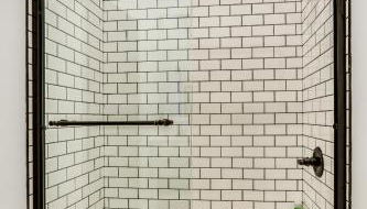 Converted Store Front Home Lets You Live Like a Local in the Heart of it All! condo - Foto 5