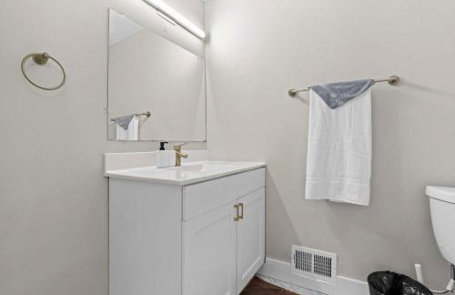 The Ultimate Rochester Getaway Cozy & Inviting - Foto 30