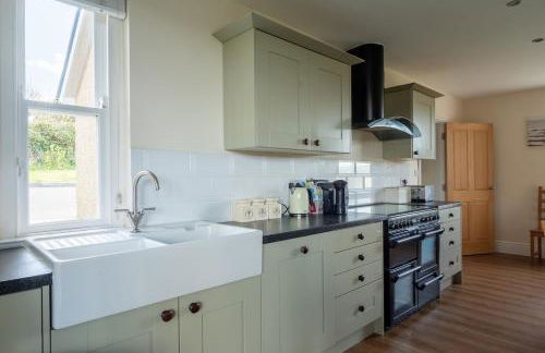 Heddwch - Beach House in Heart of Broad Haven for 14 - Photo 8