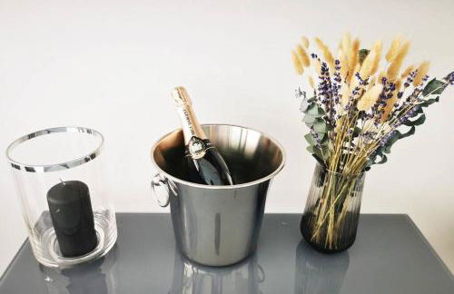 HH 02 by ROCKCHAIR - SUPERHOST Status - Modernes Apartment mit sonnigem Balkon & premium Boxspringbetten in Winterhude - Hamburg Top Geheimtipp - Foto 22