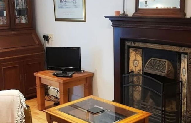 Cosy Townhouse on The Hill in Ireland - Photo 10