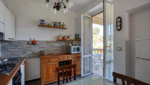 2 Bedroom Awesome Apartment In Terrile - Foto 3