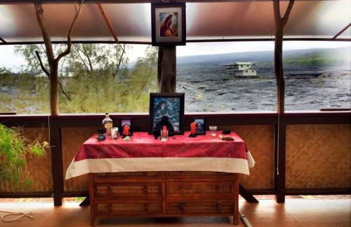 THE MAGICAL LAVA TEMPLE with EPIC Volcano Views! - Foto 4