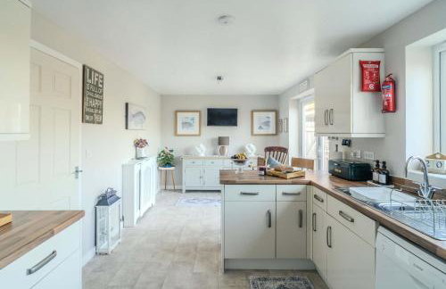 Spacious Cotswolds Base, Private Garden & Parking - Foto 14