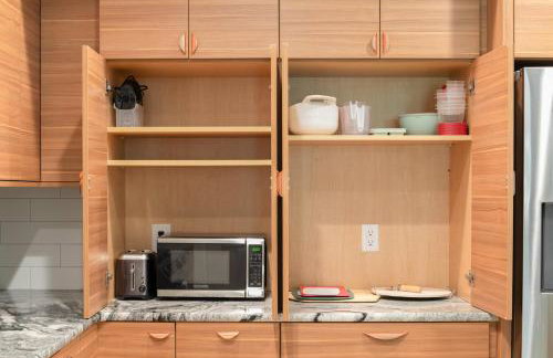 Peaceful & Spacious Modern Home - Lake Views! - Foto 21