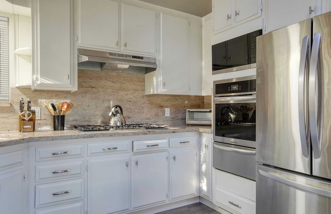 Lake Access, Game Room, Firepit, 3 Decks w/ Views Lakeview Ridge by Avantstay - Foto 8