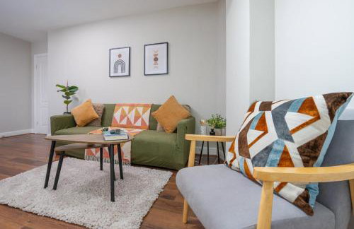 Cozy Waterfront Apartment - Free Parking & Wi-Fi - Photo 33