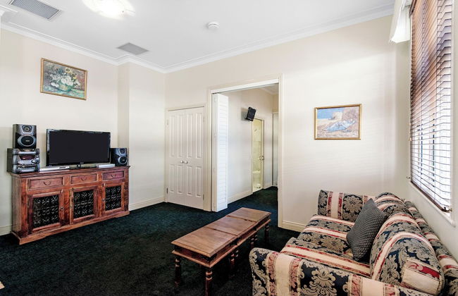 Rothbury Hotel - Photo 58