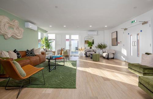 BRAND NEW! Modern & Spacious Serviced Apartments With FREE Parking & Gym by Rapid Returns - Professional Host - Foto 12