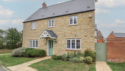 Silverstone Paddock Retreat - Photo 1