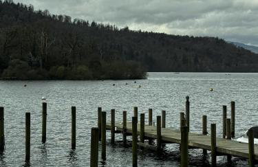 The Lake House - Quiet, Dog Friendly, By the Lake, Free Parking - Photo 26