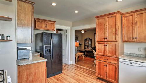 Wyoming Farmhouse Retreat! 10 Mi to Bighorn Canyon - Foto 5