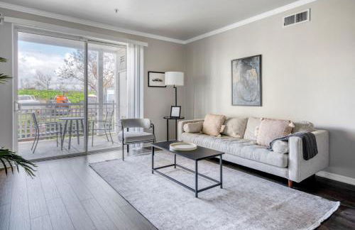 Santa Clara 2br w gym pool nr open-air mall SFO-1563 - Photo 1