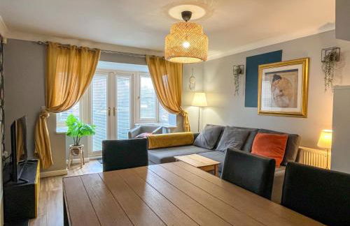 Mayflower 3 Bedrooms House 7 Beds 2 Showers Off Road Parking - Foto 27