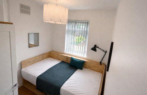 Contractor Base Newport 3 Bed Van Parking Sleeps 5 - Foto 4