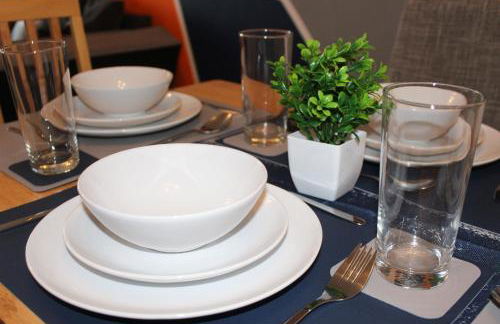 RestWorkPlayShortStays apartment, free parking and wifi, perfect for contractors, near to i54 park and city centre - Foto 16