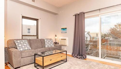 Mt Adams 1BR Great Location Steps from Monastery - Photo 1