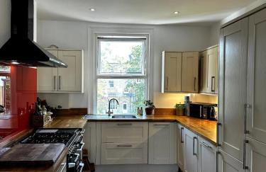 Large 1-bed duplex inc office & terrace - Foto 3