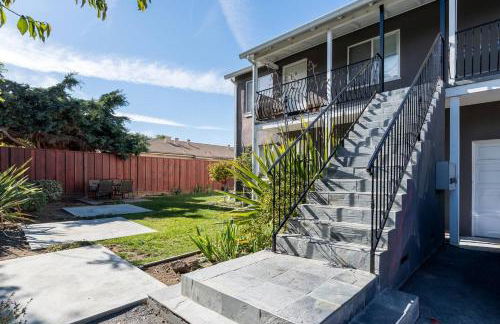 Spacious, Soaring Ceilings, Near Downtown MV, GOOG - Photo 16