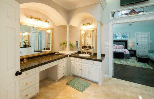 10 Acres with Hot Tub and Pond Luxury Melissa Villa! - Foto 14