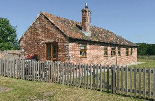 Wood Farm Stables - Sleeps 6-8 - Photo 5