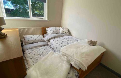 Cheerful 3 bedroom bungalow with indoor fire place - Foto 3