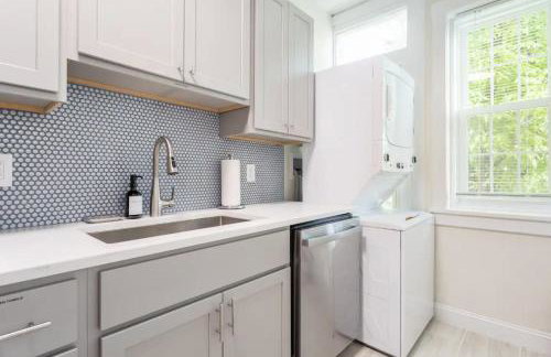 Fun & Funky 2BR in Downtown Princeton - Photo 14