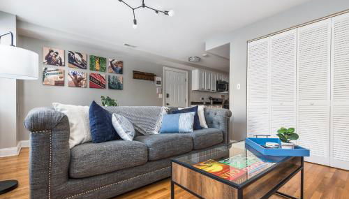 The Bright Retreat in Andersonville - Photo 3