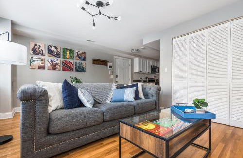 The Bright Retreat in Andersonville - Photo 3