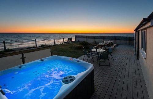 Sound of the Sea, beach front Bungalow with hot tub, in Tywyn - Foto 1