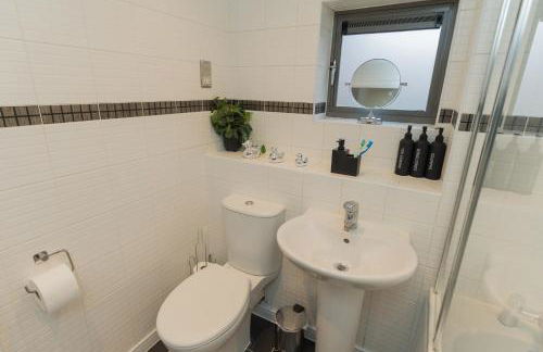 Game-Night Apartment Walk to Wolverhampton Centre - Foto 29