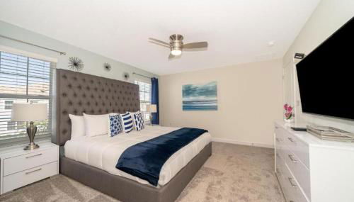 Stunning Retreat Townhouse 4 Beds and 10 Mins to Disney With Pool - Foto 4