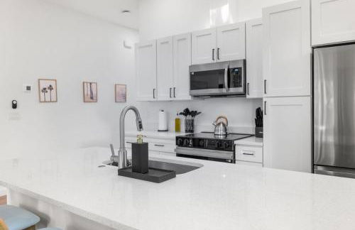 New-Dog Friendly,Hot Tub, Fire-pit, 1 mile to DTWN - Foto 59