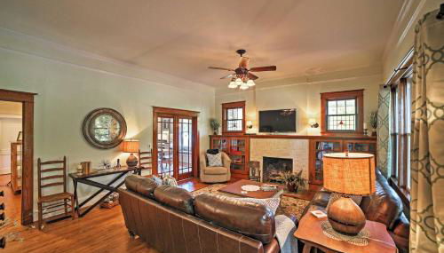 Spacious and Stunning Cleveland Getaway on 1 Acre - Foto 2