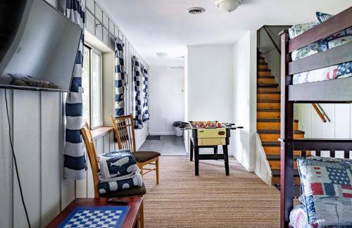 Waterfront Deck and Dock Torch Lake Home! - Foto 24