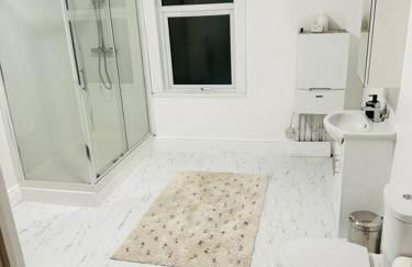 Bespoke 2 Bedroom Apt Derby City - Foto 49