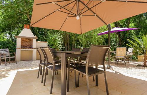 Spacious Farmhouse With Private Heated Pool in a Rustic Garden - Foto 22