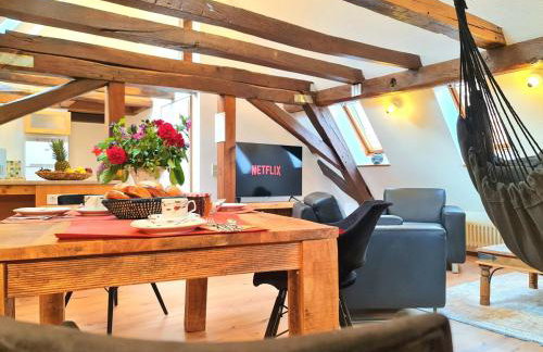 AVAHOME: Haus für 16, WLAN, Parkplätze, Netflix, Nespresso - Foto 5