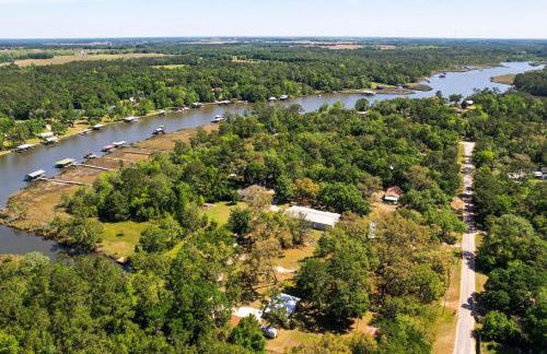 Fish and Relax! Magnolia River Cabin Hideaway - Photo 4