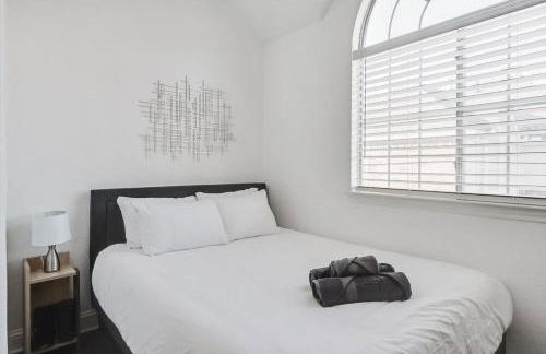 Luxury Home w Hot Tub near DFW Airport - Photo 33