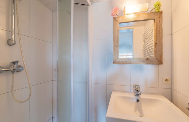 Charming Cottage Near Lake - Photo 24