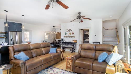 New Luxury 4 bedroom Mountain View Home w/hot tub! - Foto 4