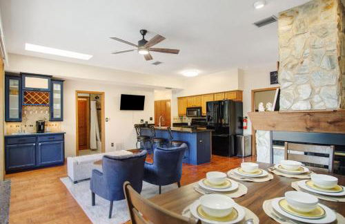 Family Friendly Pool Paradise Retreat Near Beaches - Foto 2