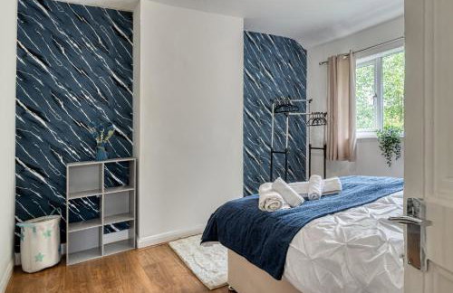 Contractors & Relocation haven, 3BD House, Secure off-site parking & office space - Foto 14