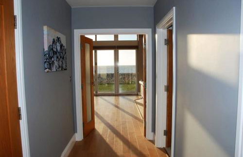 Wow I'm living on the beach. Luxury 4 bed sleeps 8 - Photo 9