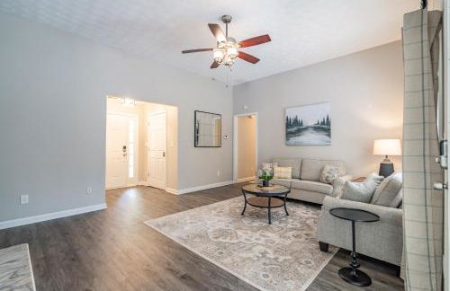 Spacious 3BR Home on Sprawling Serene Grounds - Foto 9