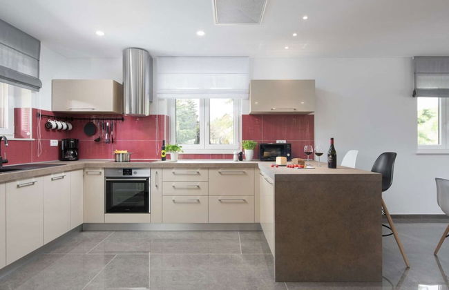 Villa With Pool Surrounded by Woods in Labin - Foto 8