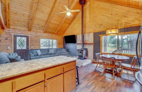 Alpine Cabin with Deck 3 Mi to Luna Lake! - Foto 9