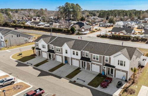 Little River 3BR Villa with Outdoor Movies & Fire Pit, Indoor Fire Place, Arcades, & Beach! - Foto 50